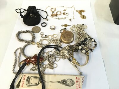 A collection of silver gold and other costume jewellery items. Inclduing a broken links of london silver braclet at 64g