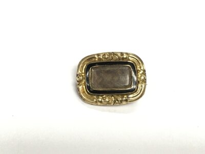 A 9ct gold mourning brooch, approx 4.5g.