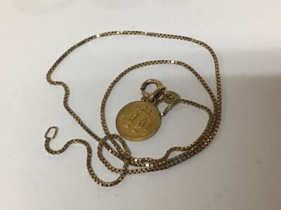 A 9carat gold box link necklace with attached st Christopher charm. Weight