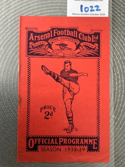 38/39 Arsenal v Leicester City Football Programme: Excellent condition league programme with no team changes but score written to team page.