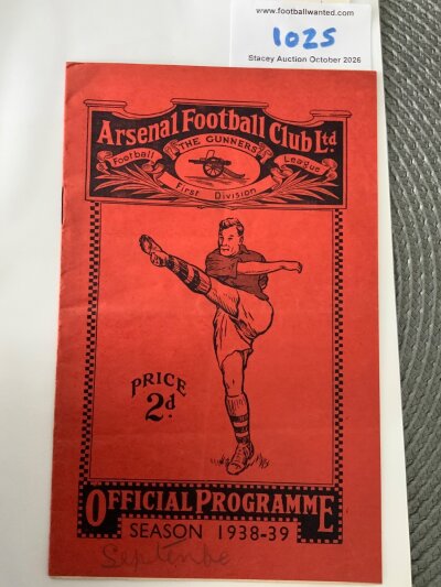 38/39 Arsenal v Derby County Football Programme: Excellent condition league programme with team changes and the word September written to cover in pencil.