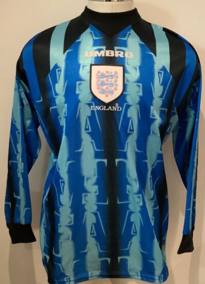 England 1998 Goalkeepers Football Shirt. This is an original Umbro third goalkeeping shirt in size large. Excellent.