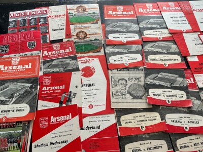 Arsenal Football Programmes: Includes youth cup and league matches from the 50s onwards. Quantity.