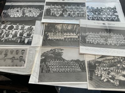 Arsenal Football Team Groups Football Photos: Mostly original to include 1920/21 with damage to backing board, 5 different 1930s original large groups with players named underneath. From then mainly there are official photos and press photos and go up to the 1980s. Must view. (Est 120)