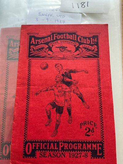 1927 - 1928 Arsenal v Sheffield United Football Programme: For the match played on 3 9 1927. Rusty staples holding firm. Team changes and scores noted.