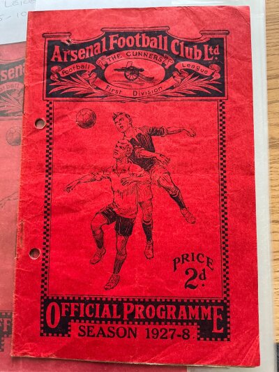 1927 - 1928 Arsenal v West Ham Football Programme: For the match played on 1 10 1927. Rusty staples holding firm. No writing but with punch holes.