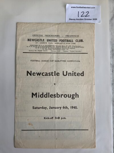 44/45 Newcastle v Middlesbrough Football Programme: Cup match dated 6 1 1945 in good condition with no team changes.