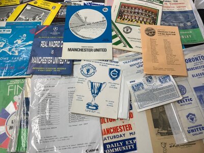 Manchester United Away Football Programmes: Includes cup finals from 1958 FA Cup final + songsheet to modern Carling Cup finals. 69/70 Celtic in Canada, 59/60 Hamburg, 1983 Varna, youth cup, testimonials, European and much more. (115)