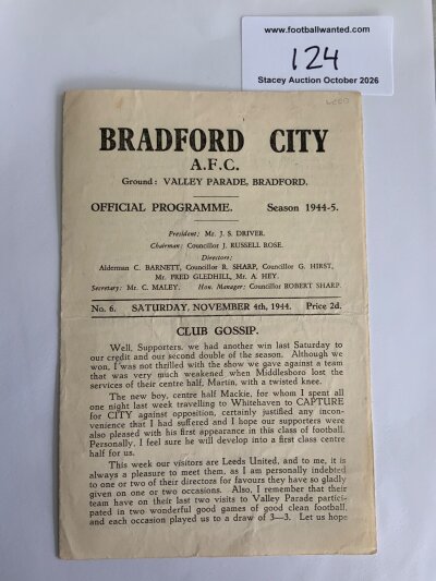 44/45 Bradford City v Leeds Utd Football Programme: 4 pager for league match dated 4 11 1944. Good with team changes.