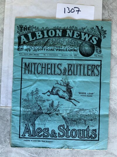 1932 - 1933 West Brom v Chelsea Football Programme: Division 1 match programme in overall fair condition with no team changes. Folding and back page poor.