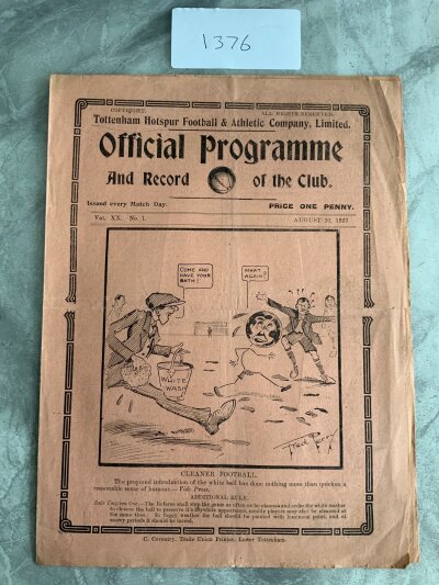 1927 Tottenham Practice Match Football Programme: Very good condition dated 20 8 1927 with no team changes.