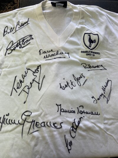 Tottenham Double Season Signed Football Shirt: Replica shirt hand signed by 9 60/61 double winners including Mackay Norman Allen Smith Brown Dyson Medwin Henry Jones plus the addition of Greaves.