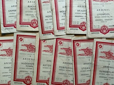 1947 - 1948 Arsenal Home Football Programmes: Complete of all league matches from championship season plus Colchester friendly and Bradford FA Cup. Mainly good. (23)