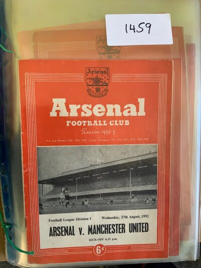 52/53 Arsenal Home Football Programmes: All 21 league matches from championship plus 3 FA Cup and 2 charity matches v Hibernian and Tottenham. Good. (26)