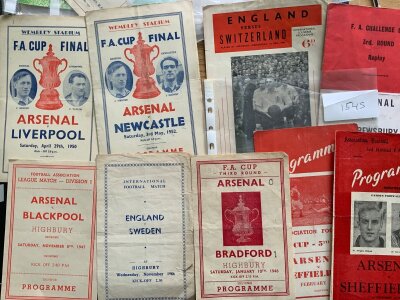 Arsenal Pirate Football Programmes: FA Cup finals for 1950, 1952, FA Cup matches, 47/48 Bradford, 49/50 Sheffield Wednesday, 58/59 Sheffield United, 67/68 Shrewsbury. League match 47/48 v Blackpool and England Internationals at Highbury for 47 Sweden and 48 Switzerland. Fair. (9)