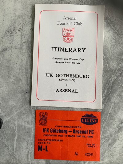 79/80 Gothenburg v Arsenal ECWC Ticket + Memorabilia: Excellent condition programme and ticket. This comes with official players touring party itinerary plus the supporters itinerary. (4)