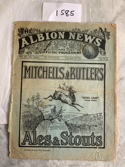29/30 West Brom v Charlton Football Programme: Poor/fair condition league programme with no team changes. Fold and poor spine.