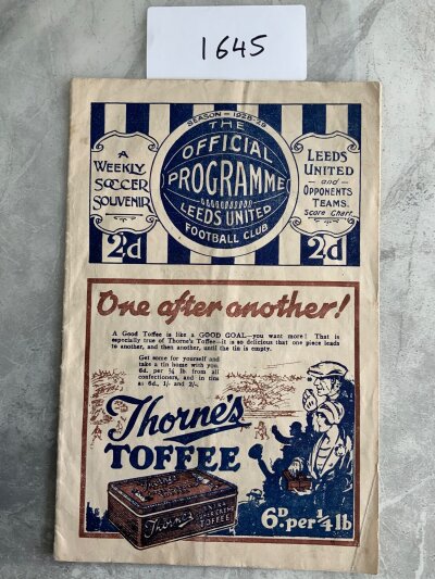 1928 - 1929 Leeds United v Sheffield Wednesday Football Programme: Excellent condition league programme with no team changes.