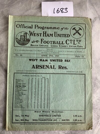 36/37 West Ham v Arsenal Football Combination Programme: Good condition reserves programme with no team changes. Fold.