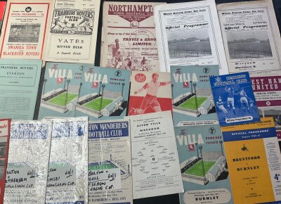 60/61 League Cup Football Programmes: Lovely collection of programmes from the first season of the competition. Must view as spotted semi final Aston Villa v Burnley plus Darlington v West Ham, Chelsea v Workington, Manchester United v Exeter, Newport v Southampton, Preston v Peterborough, Rotherham v Bristol Rovers, Portsmouth. Very good. (75)
