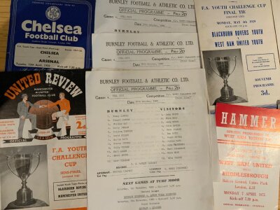 FA Youth Cup Final + Semi Final Football Programmes: Includes Manchester United v Blackburn, Blackburn v West Ham, 1958 Arsenal v Chelsea and some more modern including a few earlier rounds. Good. (22)