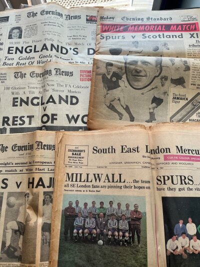 Tottenham + Big Match Football Newspapers: Quantity of newspapers relating often to FA Cup finals or other big matches in England mainly in the 60s. Very good Tottenham content with Ali v Henry boxing and more. . Large box with instructions to sell.