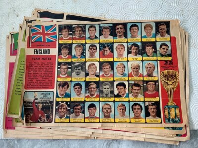 A + BC 1970 World Cup Team Posters: 14 from the set of 16 from the famous card maker A + BC. Please note they are in mixed conditions with all folded and some with tears. Number 5 Sweden and 10 Israel are missing. (14)