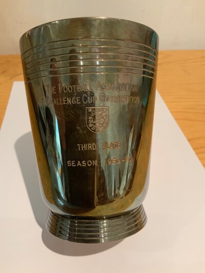 Manchester United 1970 FA Cup 3rd Place Tankard: Inscribed Football Association Challenge Cup Competition 3rd Place 69/70. Manchester United played Watford at Arsenal. Rare item indeed.