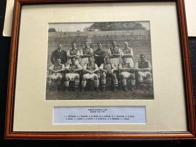 38/39 Arsenal Signed Framed Team Picture: 10 x 8 photo fully signed by all 12 players and manager Whittaker. Please note autographs are faint. C/W large original 14 x 11 mounted photo of Joe Mercer with FA Cup with the councillor at civil reception. (2)