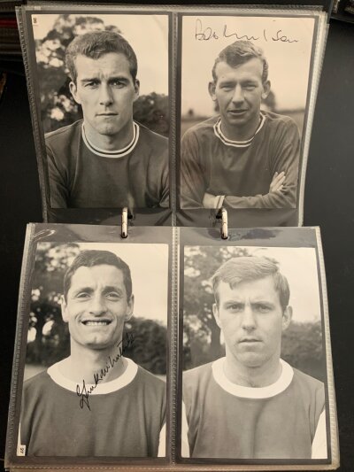 Arsenal Postcard + Photo Collection: Incredible rare chance to buy private collection of over 1000 kept neatly in 9 postcard albums all indexed. Press photos are mixed in with reproduction photos and postcards so viewing is essential. Many of these are signed. Photos seem to be from pre war to 1980s. (est 1000)
