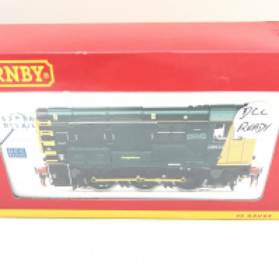 A Boxed Hornby 00 Gauge Freightliner 0-6-0 Diesel Electric Class 08 Loco #R2592.