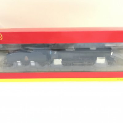 A Boxe Hornby 00 Gauge BR 38XX 3864 Weathered Locomotive #R3006 DCC Ready.