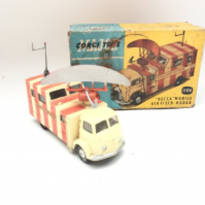 A Boxed Corgi Decca Mobile Airfield Radar #1106. Box Is Worn. No Reserve.