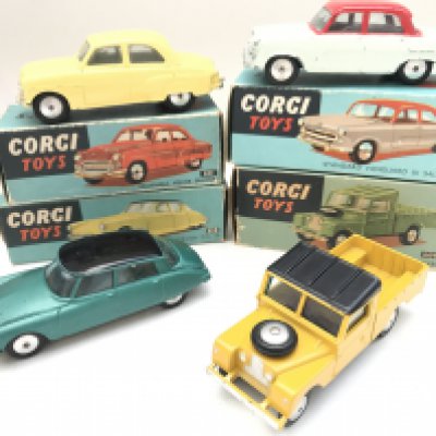 4 X Boxed Corgi Vehicles.a Vauxhall Velos Saloon #203. A Standard Vanguard III Saloon #207. A Citro&euml;n D.S. 19 #210. And a Land Rover #406. Some Restoration. No Reserve.