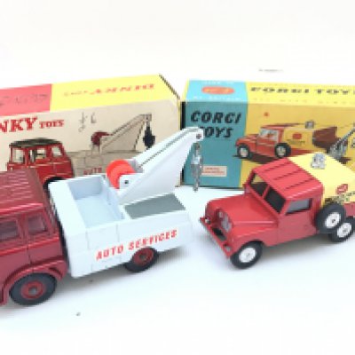 A Boxed Dinky 434 Bedford T.K. Crash Truck #434 and a Corgi Land-Rover Breakdown Truck 4175. No Reserve.