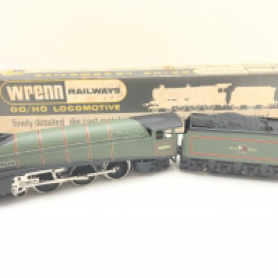 A Boxed Wrenn 00 Gauge 4-6-2 Mallard B.R. #W2212.