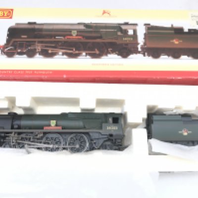 A Boxed Hornby 00 Gauge BR 4-6-2 Rebuilt West Country Class 34003 Plymouth Weathered Edition #R 2584 DCC Ready.