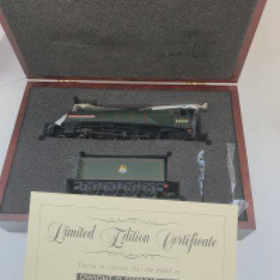 A Bachmann 00 Gauge Dwight D Eisenhower in Presentation Case.