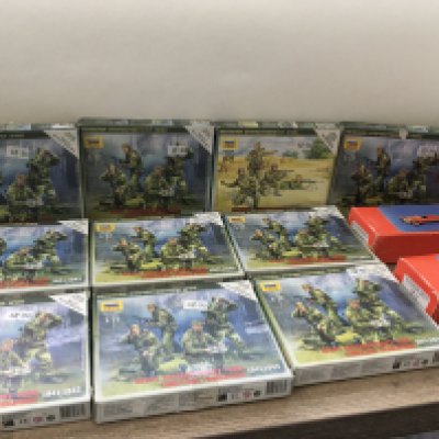 A collection of of 10 Zvezda military personnel model kits. Plus 2 x metal car model kits by South Eastern Finecast featuring a MG K3 and a Morgan three wheeler. Most sealed . No reserve
