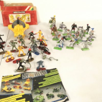 A collection of Britains figures and accessories from the Space series and the knights in Armour. No reserve
