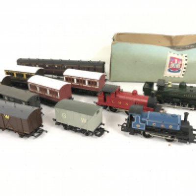 A small Collection Of 00 Gauge Locos. Coaches. Wagons and Track.