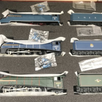 A Boxed Bachmann 00 Gauge Commonwealth Of Australia Set in Presentation Box.