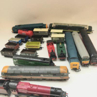A Collection of Loose 00 Gauge Locomotives and Rolling Stock.