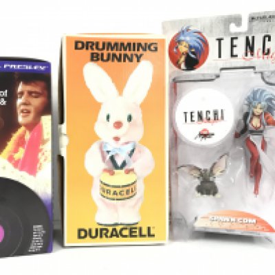 A Boxed Elvis Bobblehead. A Duracell Drumming Bunny and a McFarlane Toys Tenchi Muyo. (3).