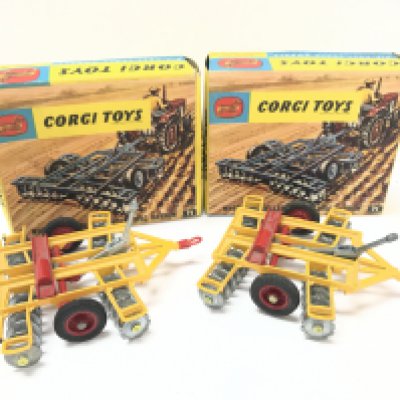 2 X Boxed Corgi Wheel Controlled Tandem Disc Harrows #71.Damage to 1.