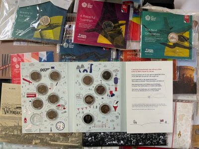 A collection of Royal Mint presentation and uncirculated coins.