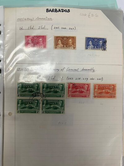 A Collection of mint / used commonwealth postage stamps (Cat value £2000+)