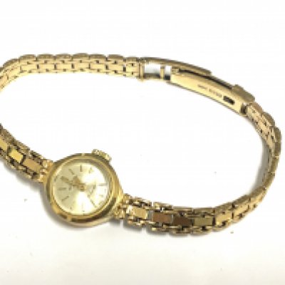 A vintage 9ct gold ladies wristwatch, 16.3g