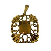 A heavy 18ct yellow gold pendant set with a faceted square cut citrine. 16.9g (A)