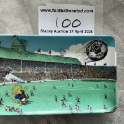 1966 World Cup Football Soap Dish: Just over 5 x 3 inches with a match scene from Wembley with World Cup Willie to one corner and the words England World Cup 1966 to the other. Plastic dish is in excellent condition. 